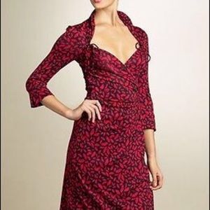 DVF silk wrap dress Sz 8 red lips pattern